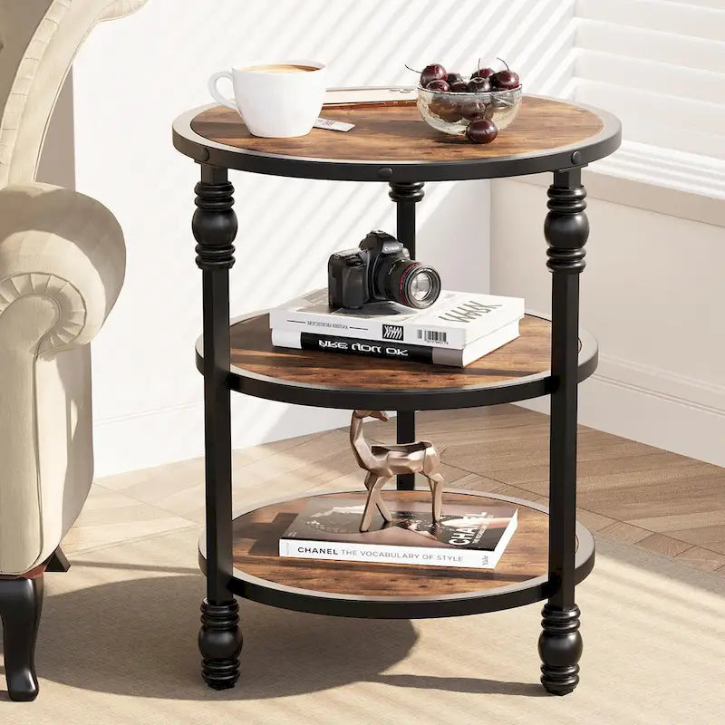Table d'appoint ronde à 3 niveaux avec pieds colonnes et étagères de rangement, marron / chêne foncé