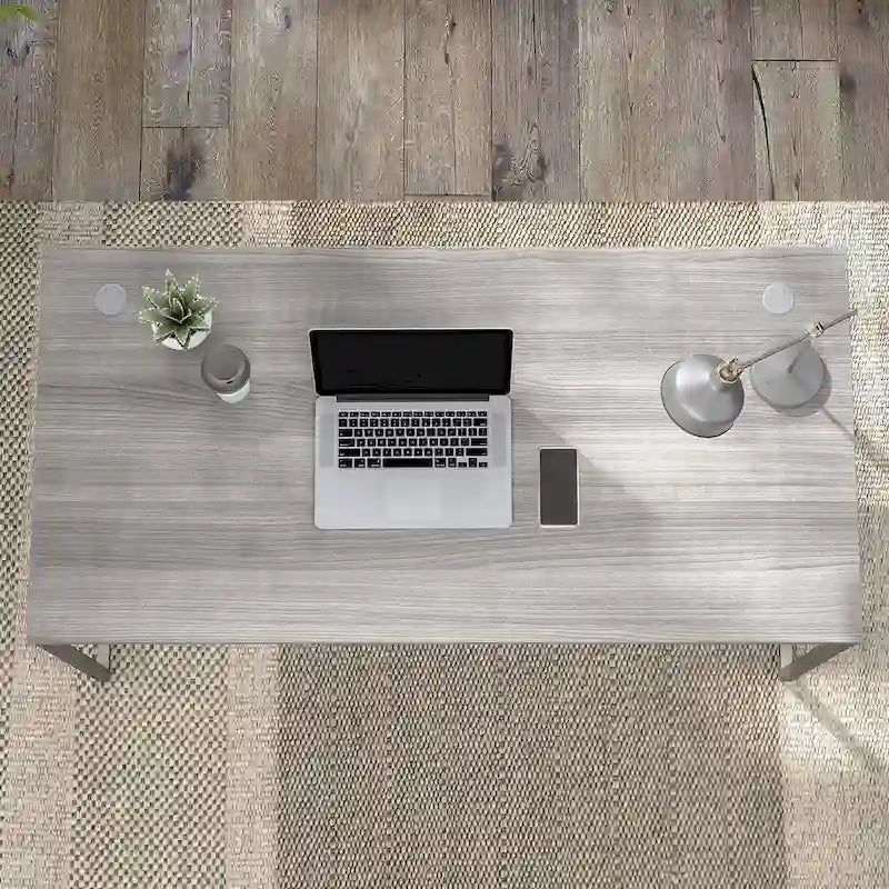 Bureau informatique de 60 po avec pattes en métal et gestion des câbles, hickory moderne / noyer noir / gris platine / gris orage / blanc