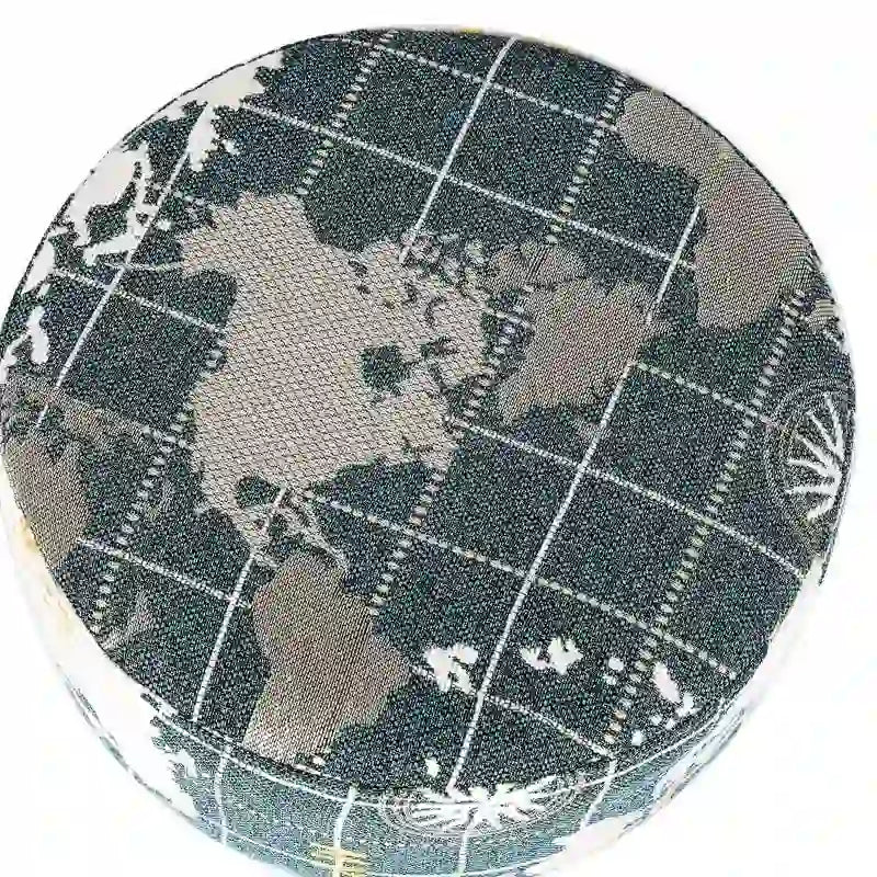 Repose-pieds ottoman rond en tissu avec pieds en plastique, carte du monde gris foncé / bleu
