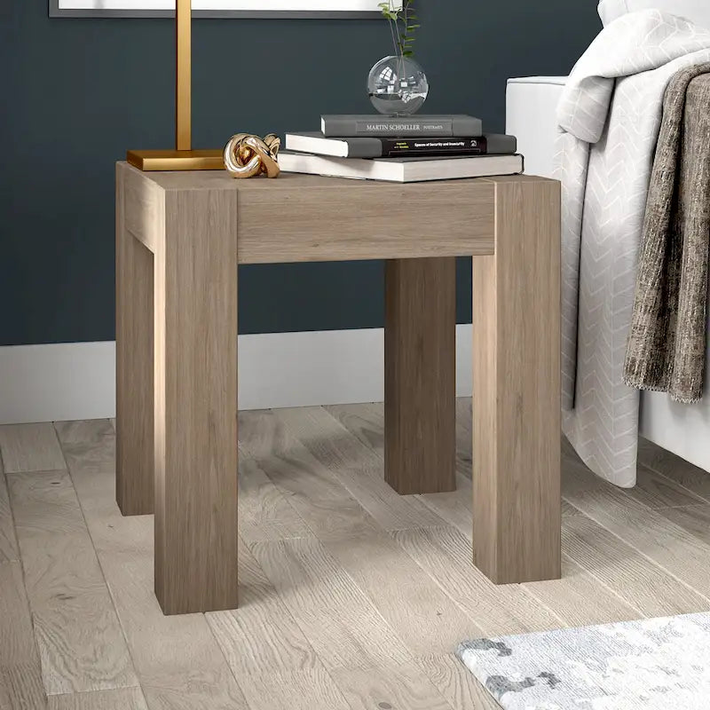 Table d'appoint carrée en MDF de 55,9 cm avec finition aspect bois et pieds à poteaux, aulne blanc / chêne gris vieilli / grain noir