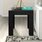 Table d'appoint carrée en MDF de 55,9 cm avec finition aspect bois et pieds à poteaux, aulne blanc / chêne gris vieilli / grain noir