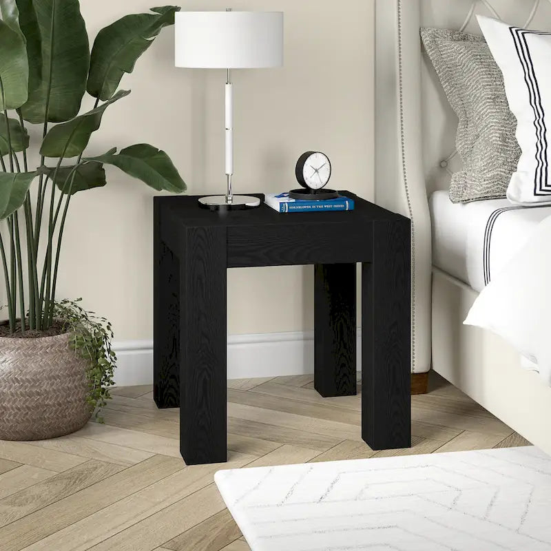 Table d'appoint carrée en MDF de 55,9 cm avec finition aspect bois et pieds à poteaux, aulne blanc / chêne gris vieilli / grain noir