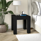 Table d'appoint carrée en MDF de 55,9 cm avec finition aspect bois et pieds à poteaux, aulne blanc / chêne gris vieilli / grain noir