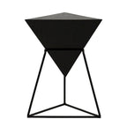 Table d'appoint pyramidale géométrique avec plateau triangulaire en MDF et base en métal, noir/naturel
